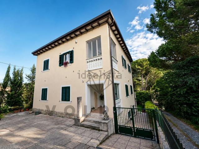 Appartamento in vendita di 200 m² in Viale Giacomo Matteotti