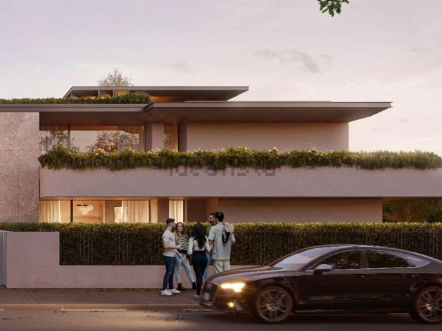 Appartamento in vendita di 200 m² in Viale P. Bertolini