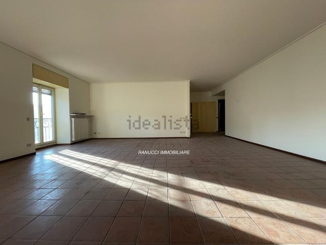 Appartamento in vendita di 200 m² in Viale Papa Giovanni XXIII, 17