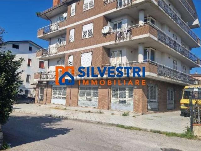 Appartamento in vendita di 200 m² in Viale Spinelli