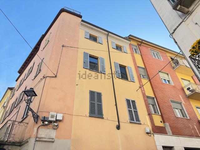 Appartamento in vendita di 200 m² in Vicolo Gattinara, 20