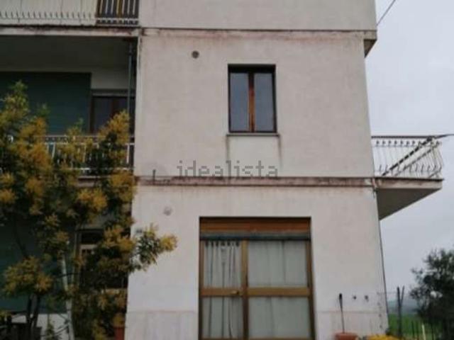 Appartamento in vendita di 200 m² in Contrada Tenna, 49