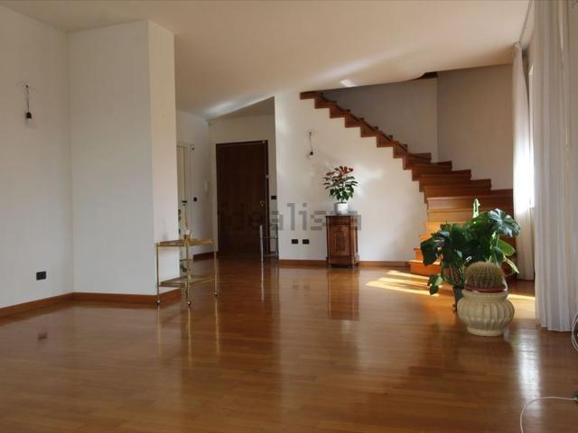 Appartamento in vendita di 200 m² in Corso Acqui