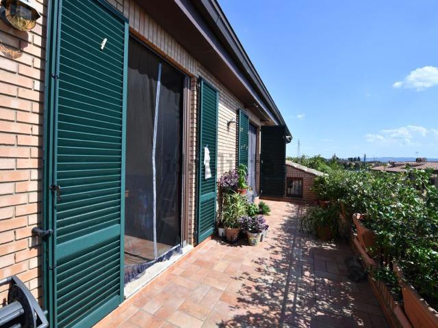 Appartamento in vendita di 200 m² in Strada Cassia Sud