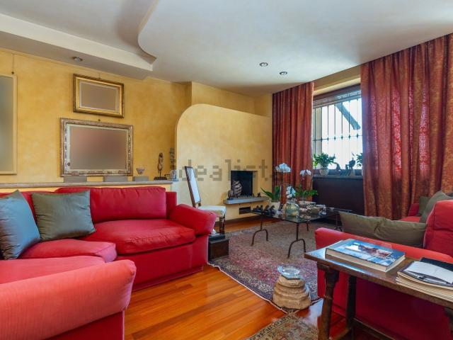 Appartamento in vendita di 200 m² in Strada Santa Vittoria, 30