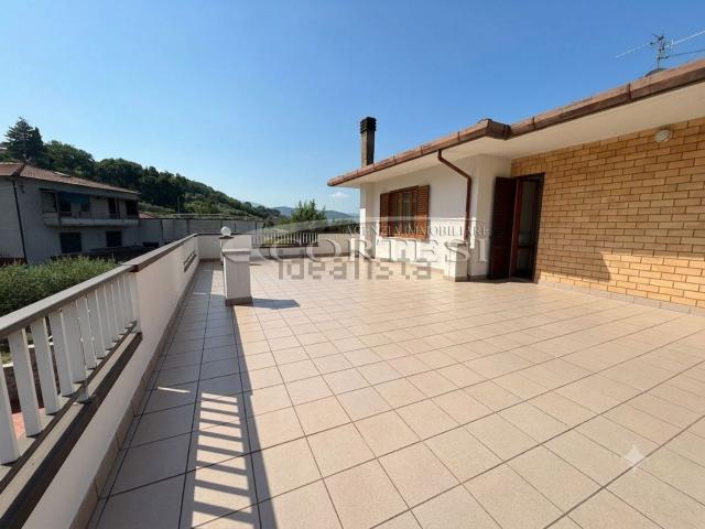 Appartamento in vendita di 200 m² in Strada Provinciale 47, 3