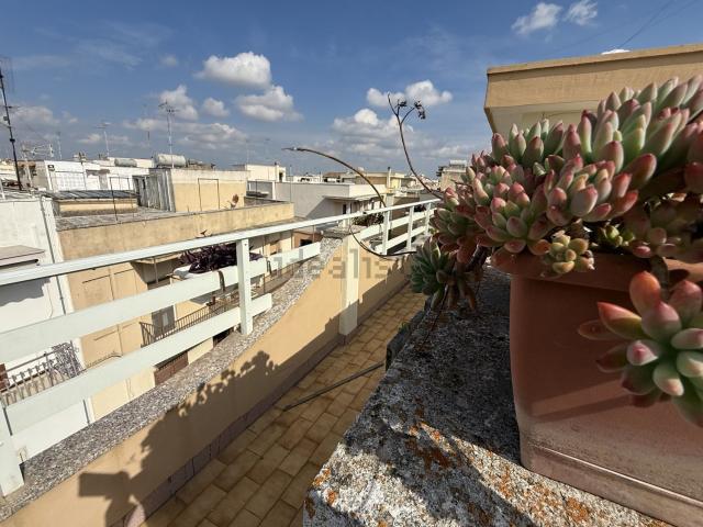 Appartamento in vendita di 201 m² in Via Luigi Cadorna, 60