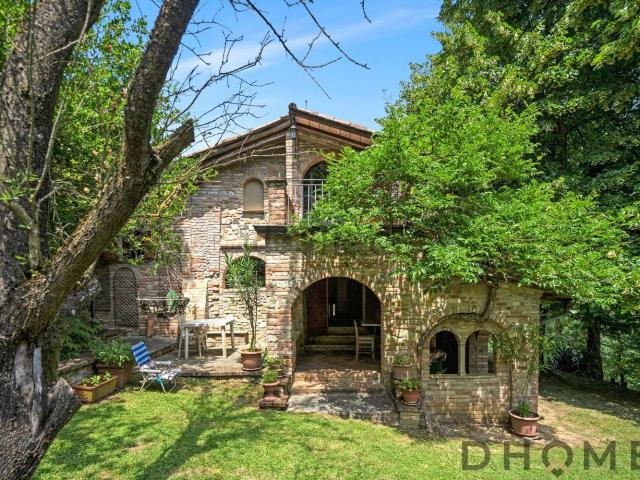 Appartamento in vendita di 201 m² in Via Perinetti