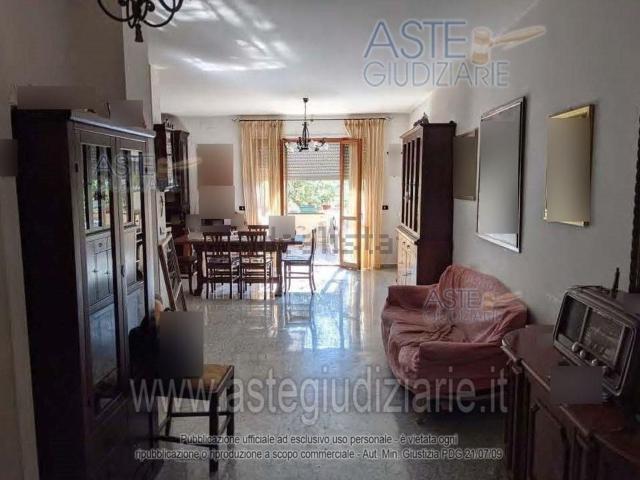 Appartamento in vendita di 201 m² in Via Piane, 91