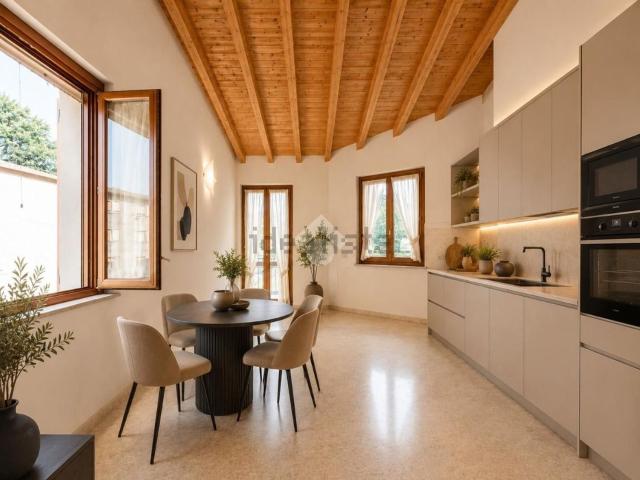 Appartamento in vendita di 201 m² in Via Rudiano, 14