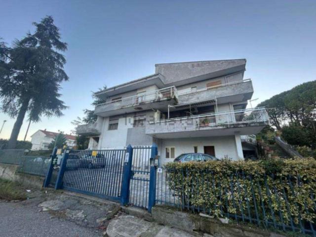 Appartamento in vendita di 201 m² in Via Vincenzo Padula