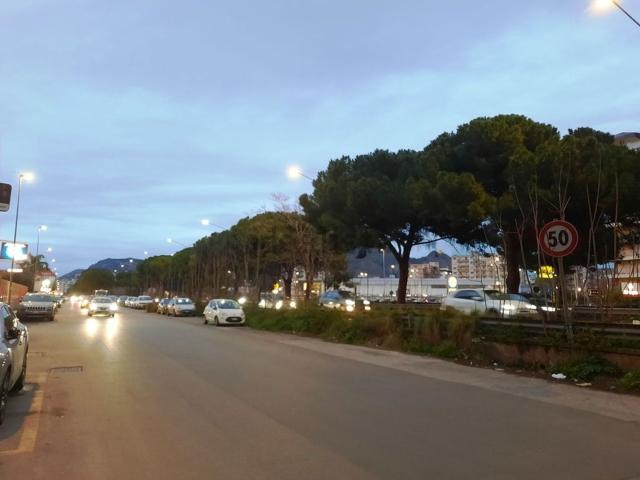 Appartamento in vendita di 201 m² in Viale della Regione Siciliana Nord Ovest, 3324