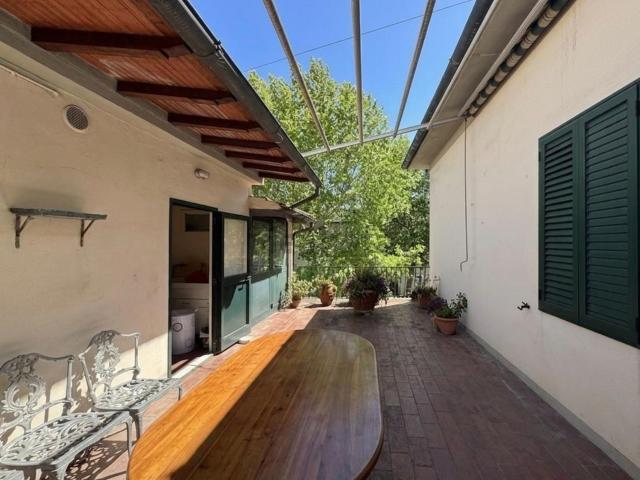 Appartamento in vendita di 201 m² in Viale IV Novembre
