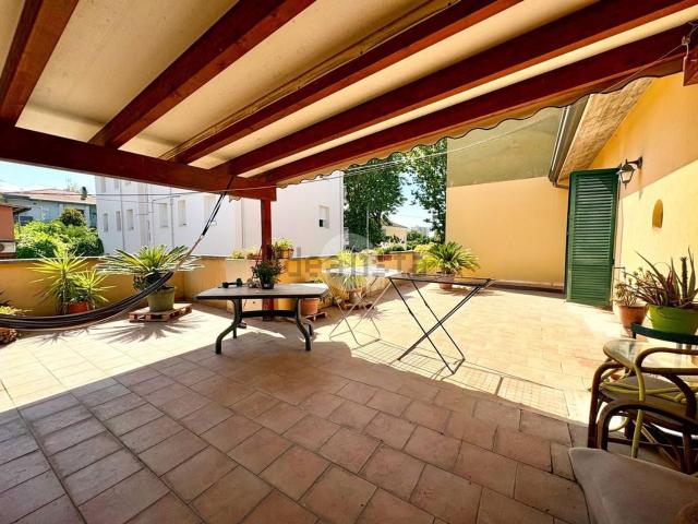 Appartamento in vendita di 202 m² in Via Camillo Prampolini, 1