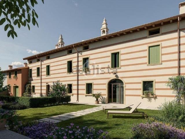 Appartamento in vendita di 202 m² in Via Casa Bianca