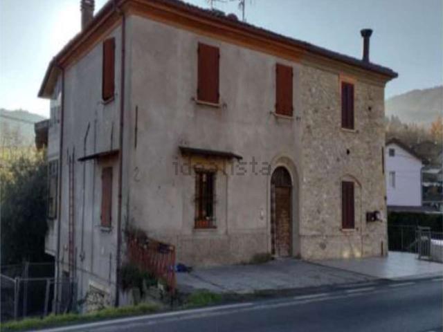 Appartamento in vendita di 202 m² in Via Andrea Costa, 96
