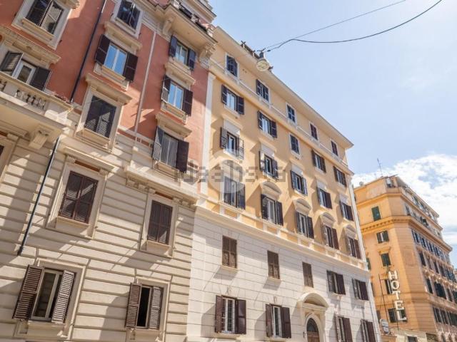 Appartamento in vendita di 202 m² in Via Angelo Poliziano, 71