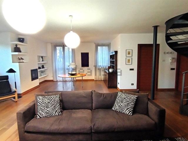 Appartamento in vendita di 202 m² in Via Donatori del Sangue