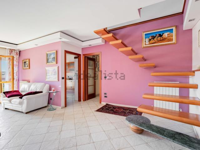 Appartamento in vendita di 202 m² in Via dei Lecci
