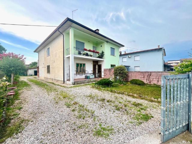 Appartamento in vendita di 202 m² in Via Molini, 56