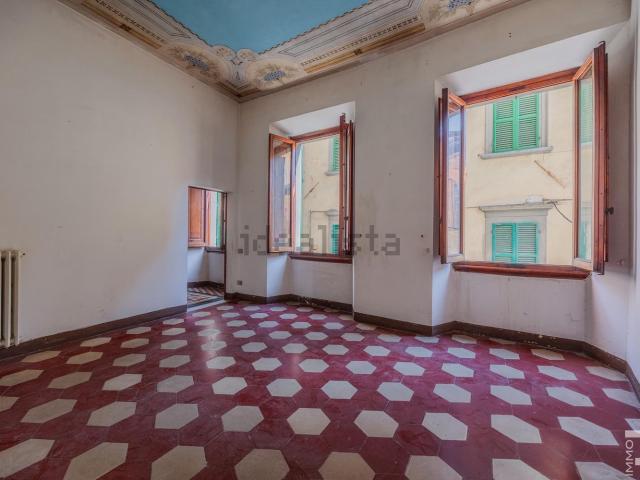 Appartamento in vendita di 202 m² in Via Sant&apos Anna