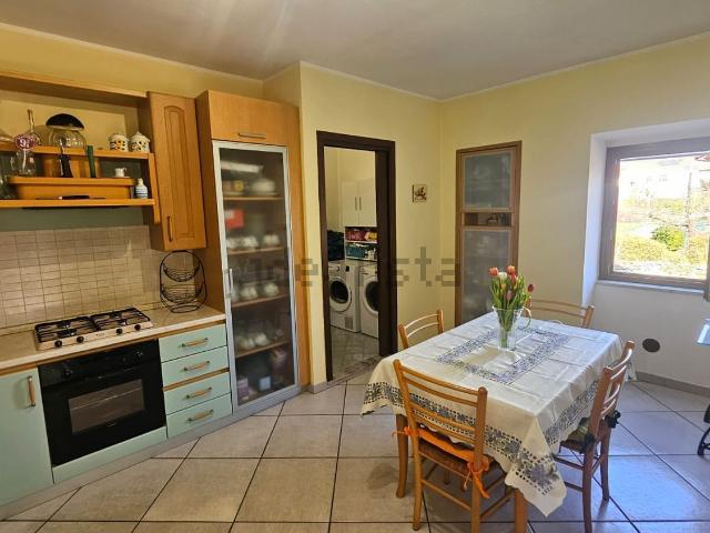 Appartamento in vendita di 202 m² in Via Regina Villa, 60