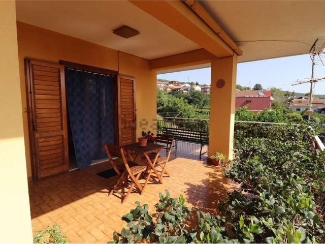 Appartamento in vendita di 202 m² in Via Tenente Scuderi Giuseppe, 16