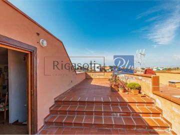 Appartamento in vendita di 203 m² in Via Carlo Puini, 49
