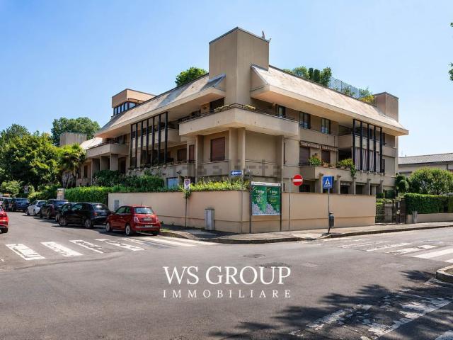 Appartamento in vendita di 203 m² in Via Francesco Baracca, 12