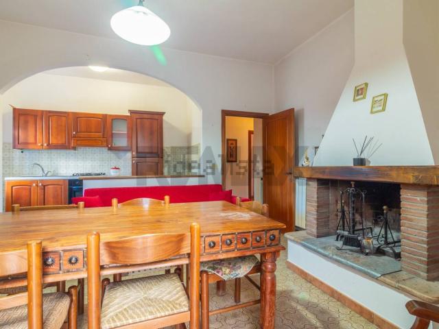 Appartamento in vendita di 203 m² in Via Mario Luzi, 55