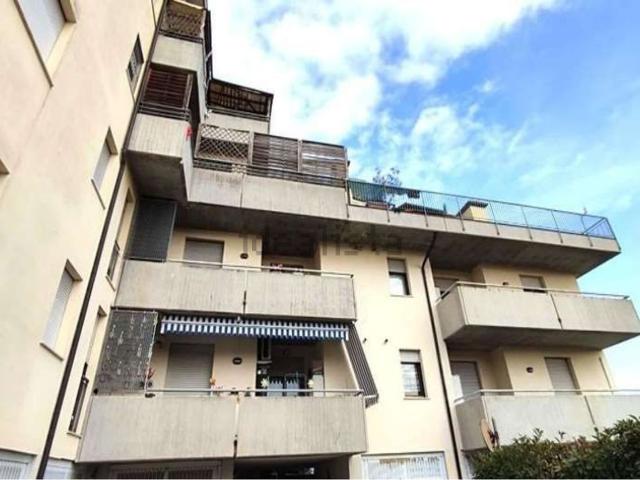 Appartamento in vendita di 203 m² in Strada del Pasubio, 220