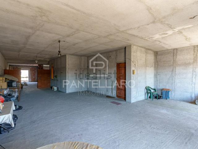 Appartamento in vendita di 203 m² in Strada privata