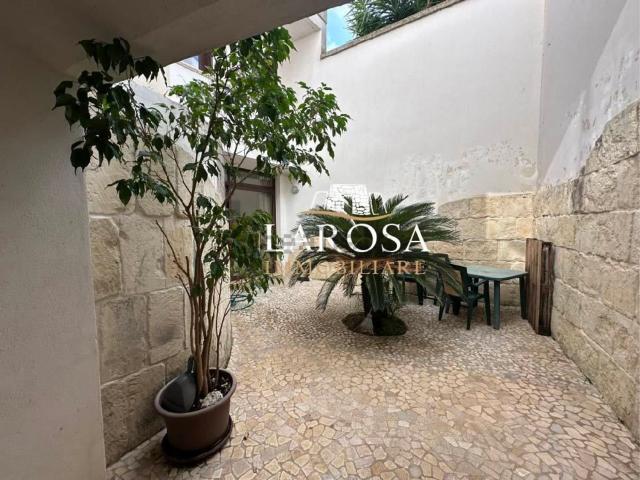 Appartamento in vendita di 204 m² in Via Cairoli, 10
