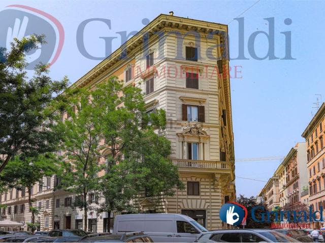Appartamento in vendita di 204 m² in Via Federico Cesi, 30