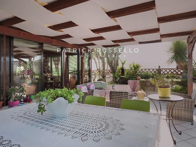 Appartamento in vendita di 204 m² in Via Papa Pio X, 19