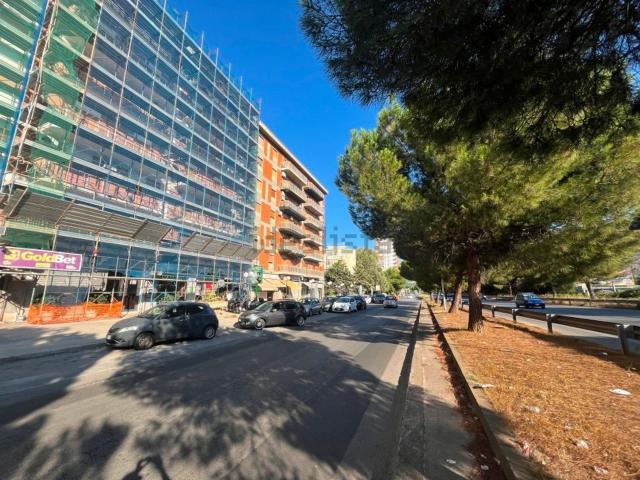 Appartamento in vendita di 204 m² in Viale della Regione Siciliana, 442