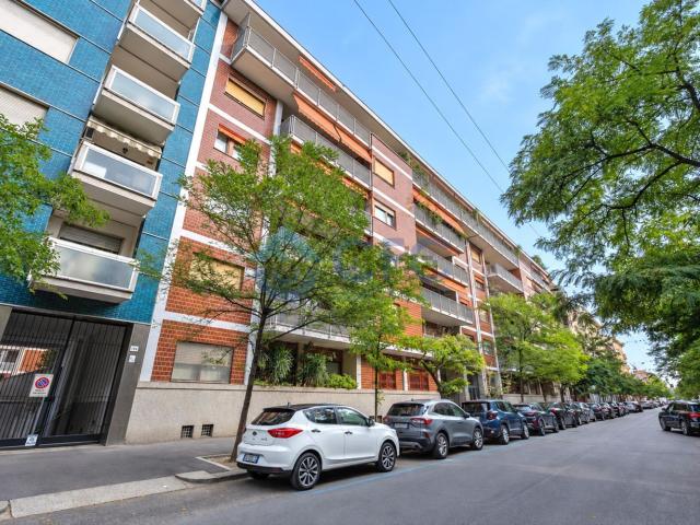 Appartamento in vendita di 205 m² in Via Andrea Maria Ampère, 112