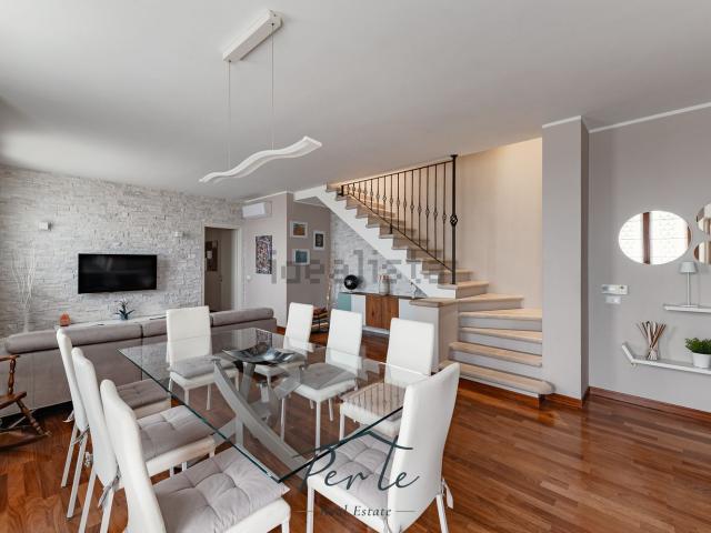 Appartamento in vendita di 205 m² in Via Europa, 82
