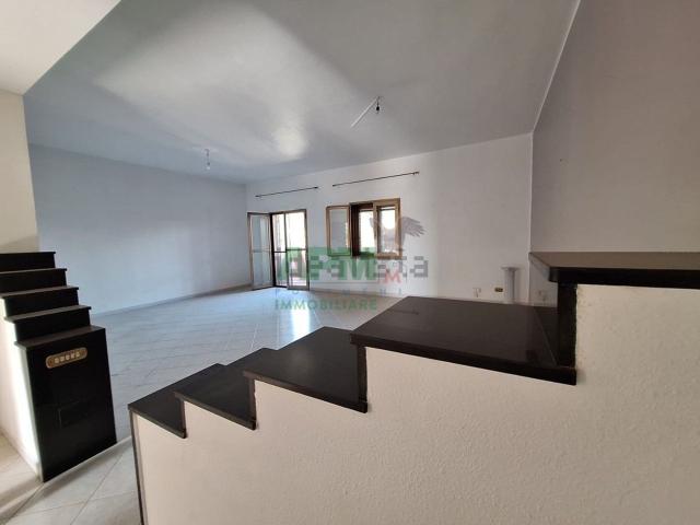 Appartamento in vendita di 205 m² in Via modena, 89