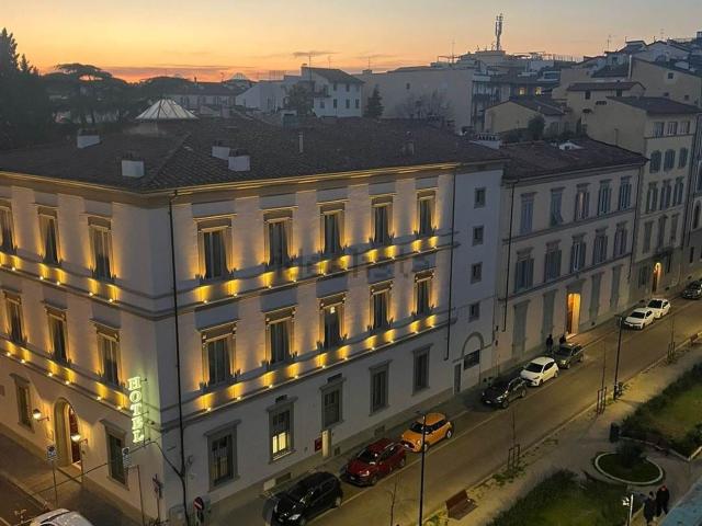 Appartamento in vendita di 205 m² in Via Solferino