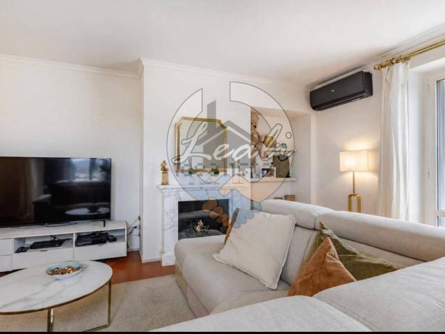 Appartamento in vendita di 205 m² in Via Virgil Grissom, 1
