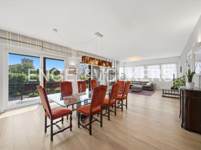 Appartamento in vendita di 205 m² in Viale XXV Aprile, 50