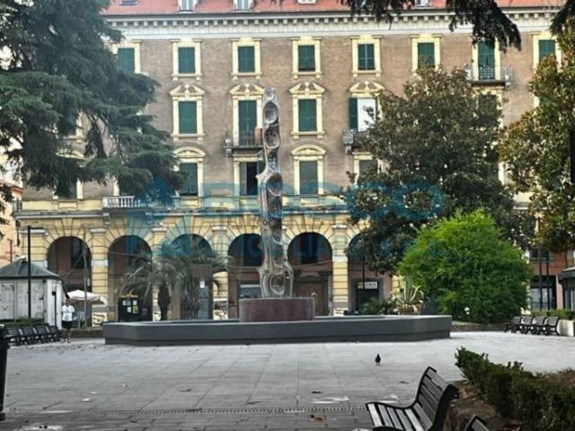 Appartamento in vendita di 205 m² in Piazza Benedetto Brin, 5