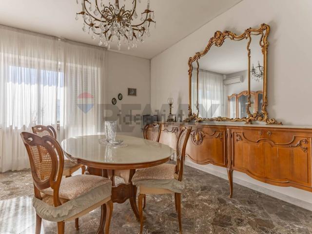 Appartamento in vendita di 205 m² in Piazza G. Garibaldi, 54