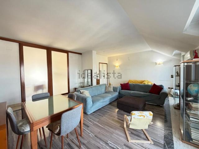 Appartamento in vendita di 205 m² in Piazza Domenico Cirillo, 25