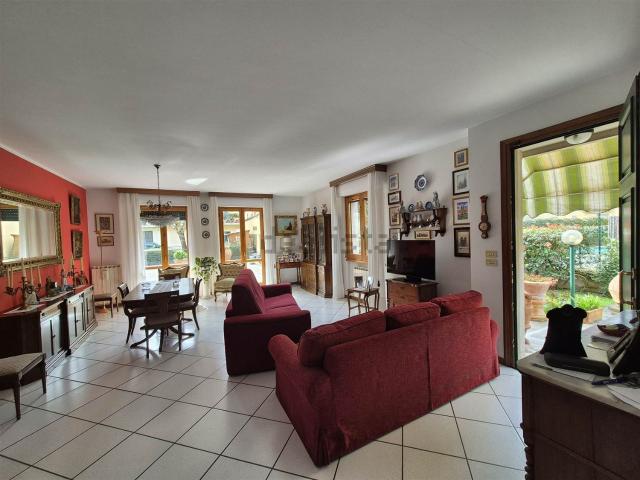 Appartamento in vendita di 206 m² in Via Pian di Grassina, 128