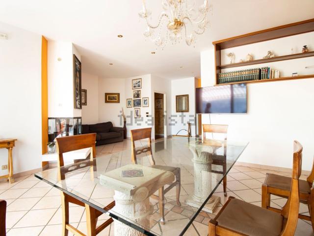 Appartamento in vendita di 206 m² in Contrada Sant&apos Antonio, 130
