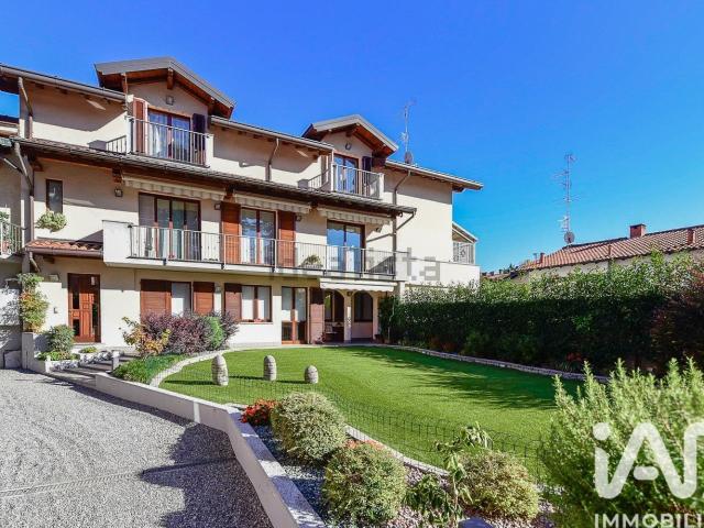 Appartamento in vendita di 206 m² in Piazza Giovanni Falcone, 1