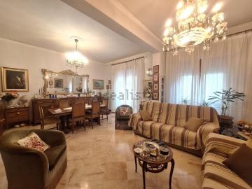 Appartamento in vendita di 177 m² in Via Ciullo D&apos Alcamo, 31
