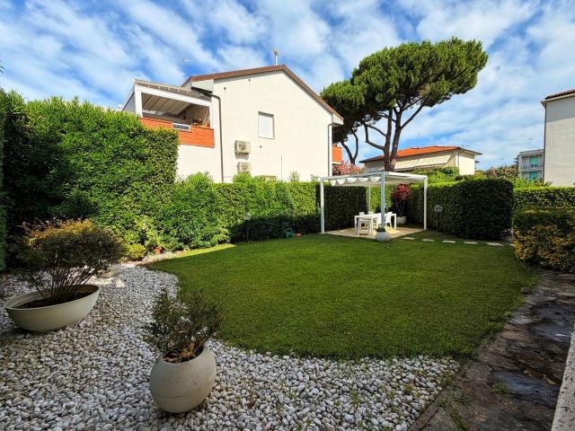 Appartamento in vendita di 207 m² in Via Raffaello Gambogi, 24